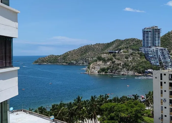 Condominio al frente de la playa EL RODADERO! Amplio y hermoso apartamento